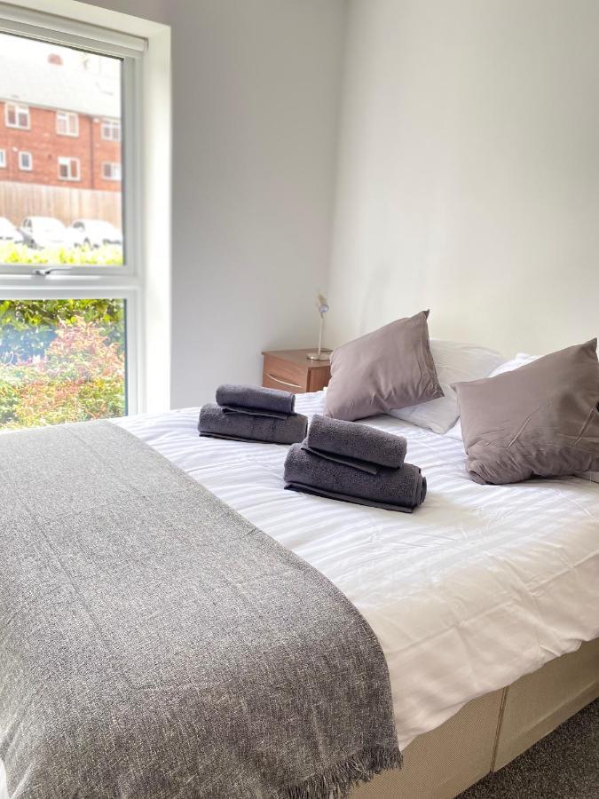 2 Double Beds Or 4 Singles, 2 Bathrooms, Free Parking, Smart Tv'S, Close To Gunwharf Quays, Beach & Historic Dockyard Πόρτσμουθ Εξωτερικό φωτογραφία